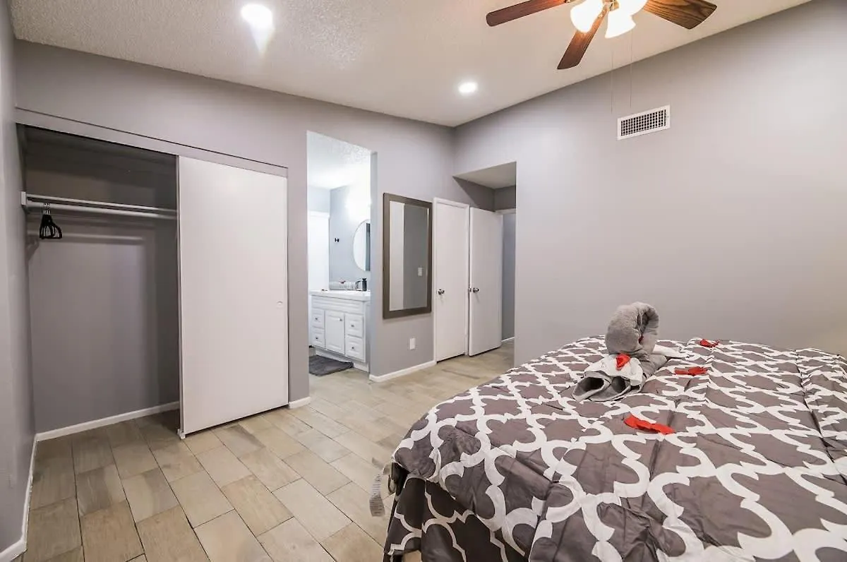Bright & Stylish House W Pool Game Near The Strip Villa Las Vegas